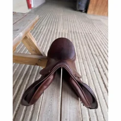 📌 À VENDRE – Selle Éric Thomas mixte 17” + sangle & étrivières*Eric Thomas Best