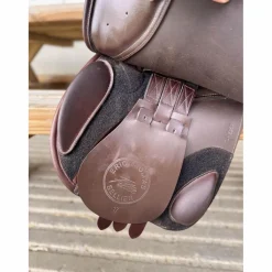 📌 À VENDRE – Selle Éric Thomas mixte 17” + sangle & étrivières*Eric Thomas Best
