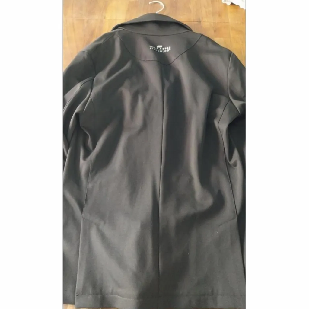 Airbag zip in vestes oscar et Gabrille + Equitheme*Helite Best