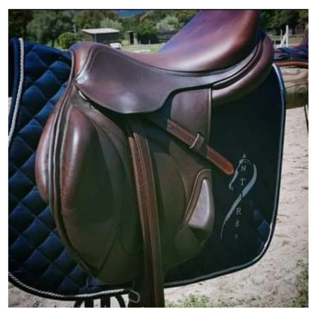 Antares Selles De Cross>monoquartier