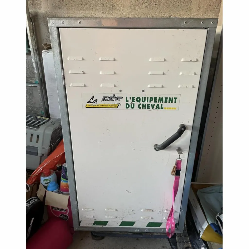 Armoire de sellerie en acier*La GEE New