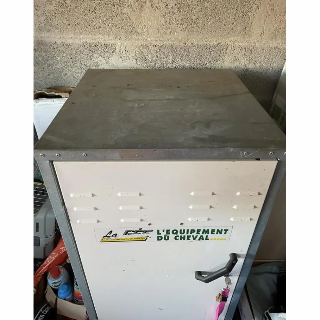 Armoire de sellerie en acier*La GEE New