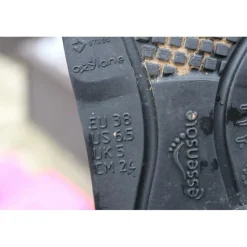 boots*