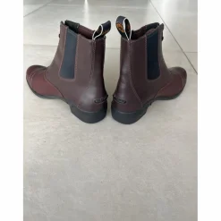Ariat Boots><noscript><img width=