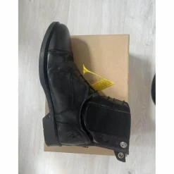 Riding World Boots><noscript><img width=