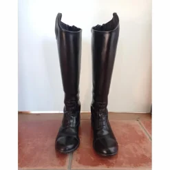 Kramer Bottes><noscript><img width=
