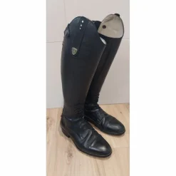 Tattini Bottes><noscript><img width=