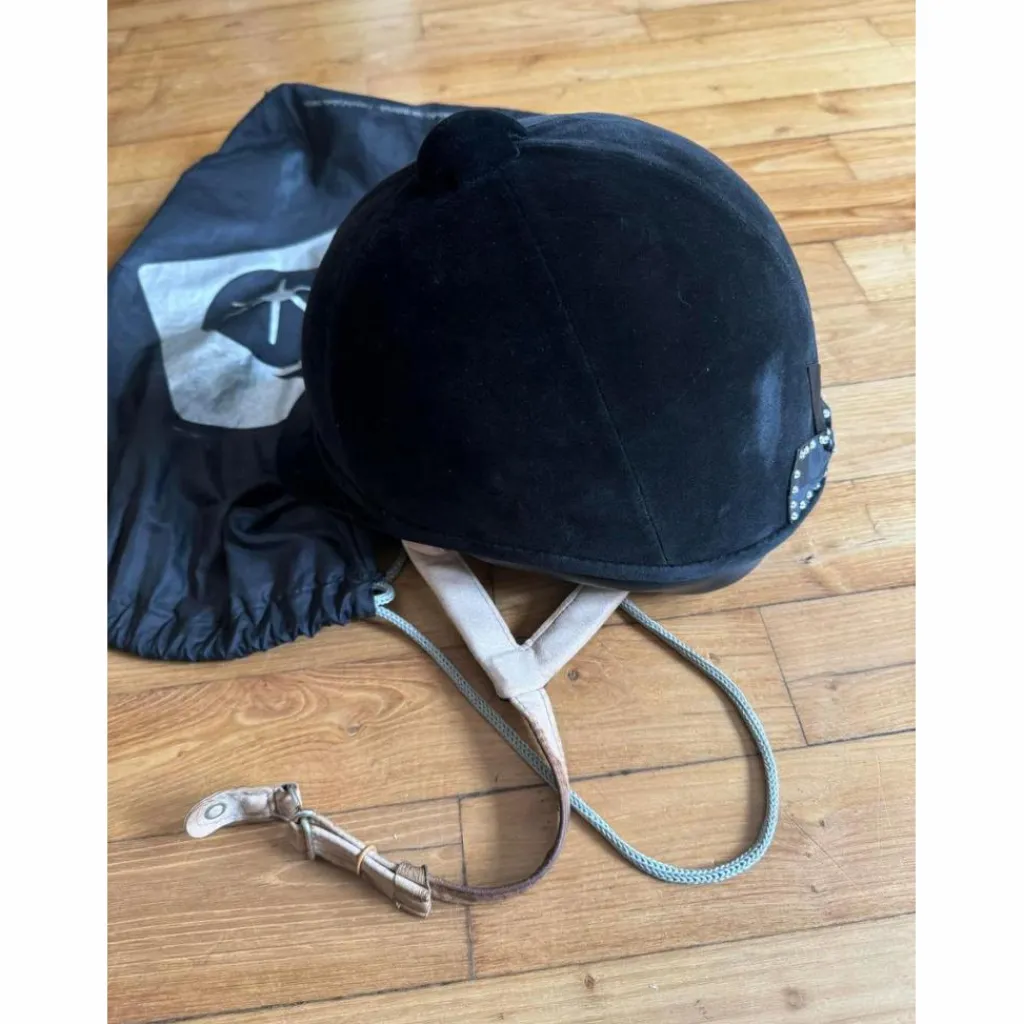 casque*Charles Owen Best