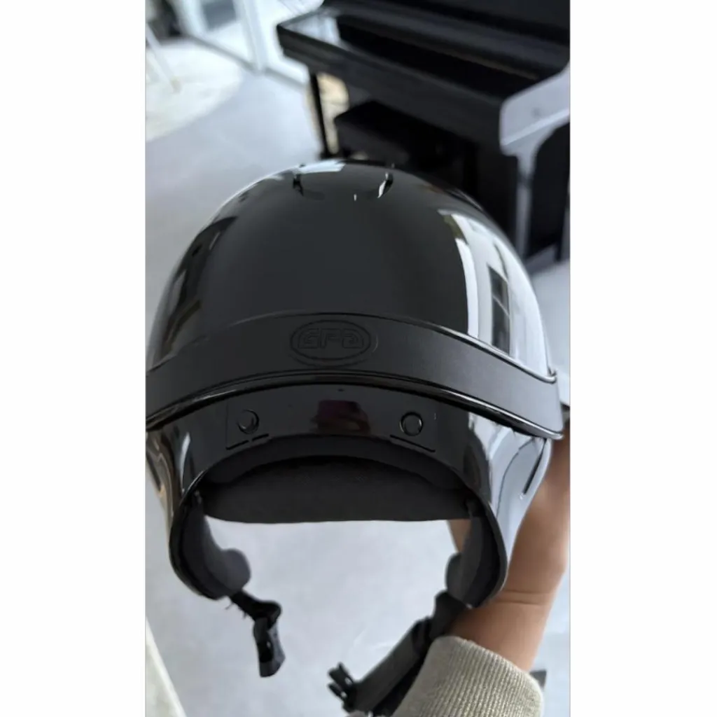 GPA Casques Et Bombes>Casque First Lady noir brillant