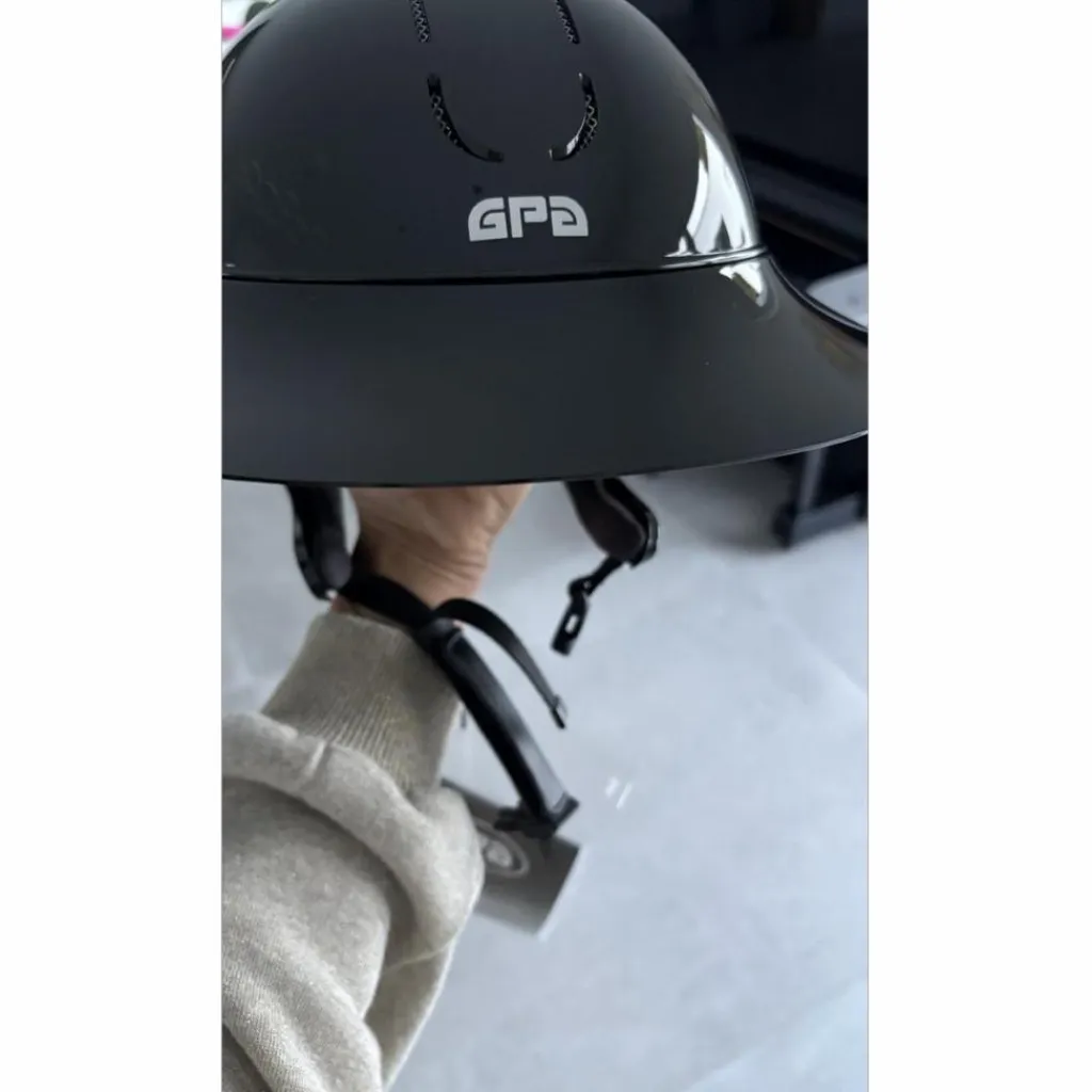 GPA Casques Et Bombes>Casque First Lady noir brillant