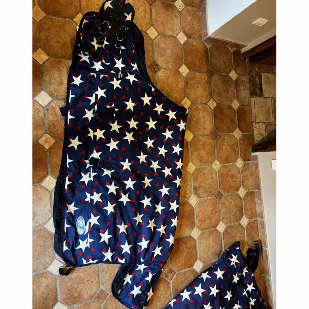 Performance Couvertures>Couverture imperméable 300 gr au motif Etoile