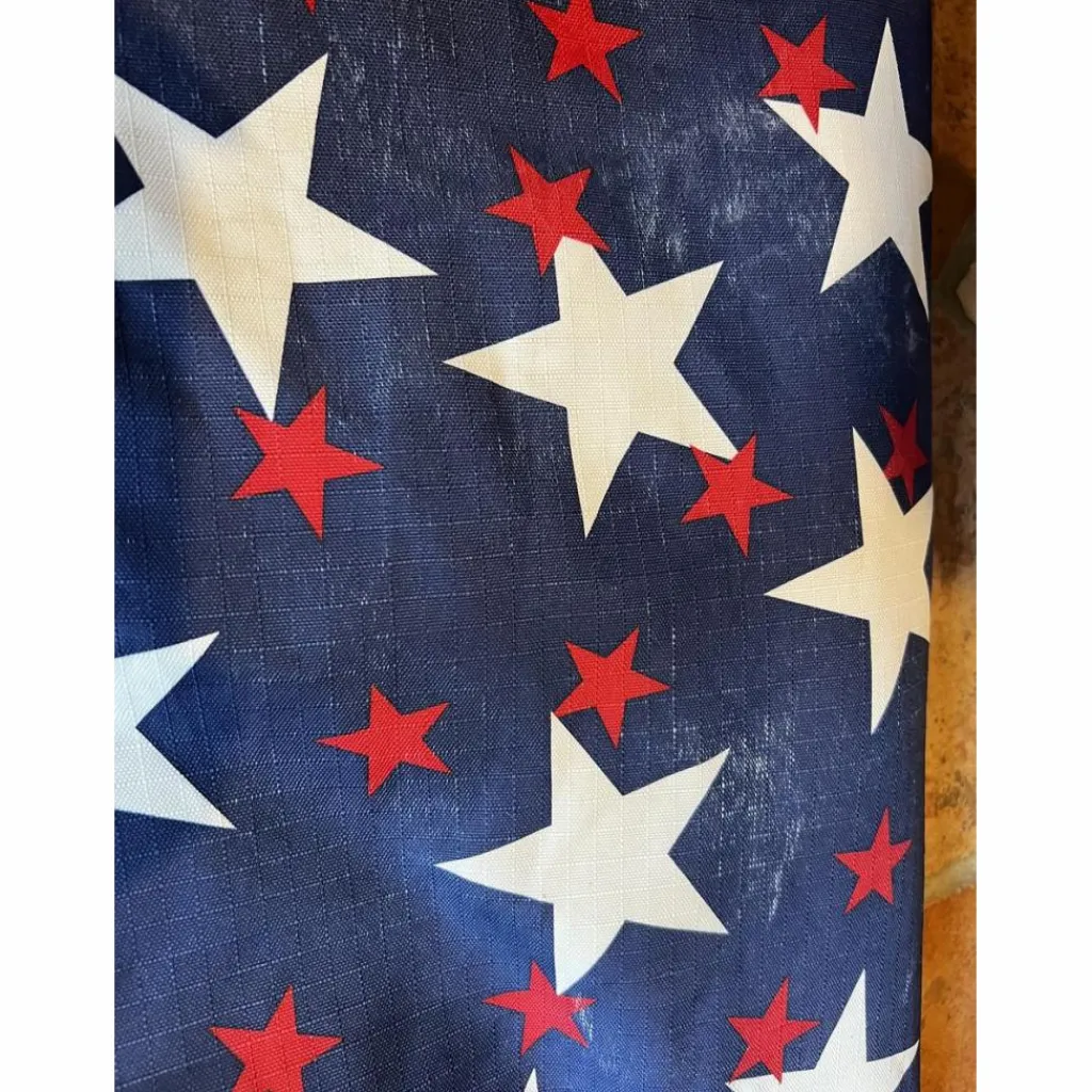 Performance Couvertures>Couverture imperméable 300 gr au motif Etoile