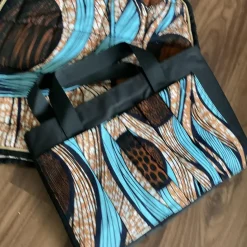 - Marque inconnue - Ensemble Tapis + Bonnet>Ensemble composé d’un tapis, d’un bonnet et d’un sac de pansage