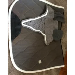 Ensemble Tapis + Bonnet><noscript><img width=