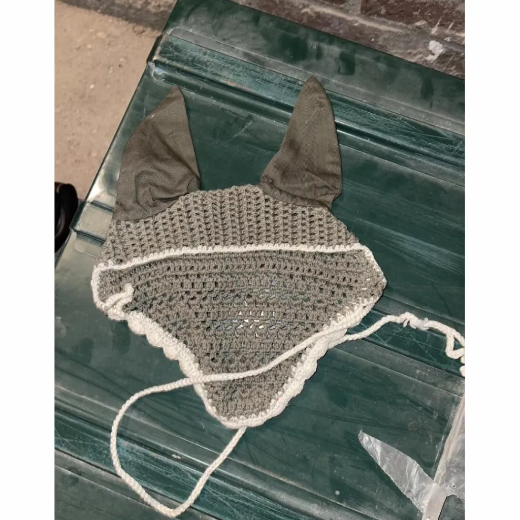 Ensemble poney tapis brodé "Elise" et bonnet vert amande*HFI Sale