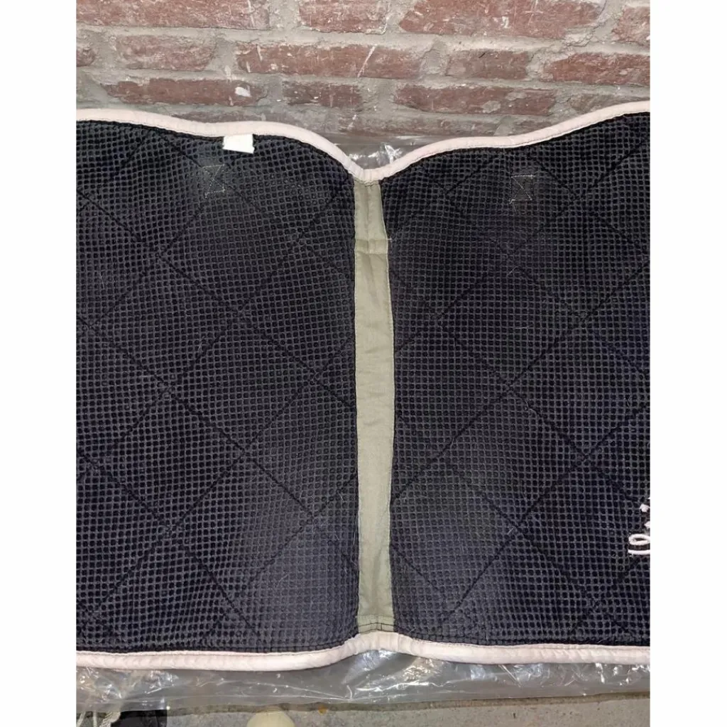 Ensemble poney tapis brodé "Elise" et bonnet vert amande*HFI Sale