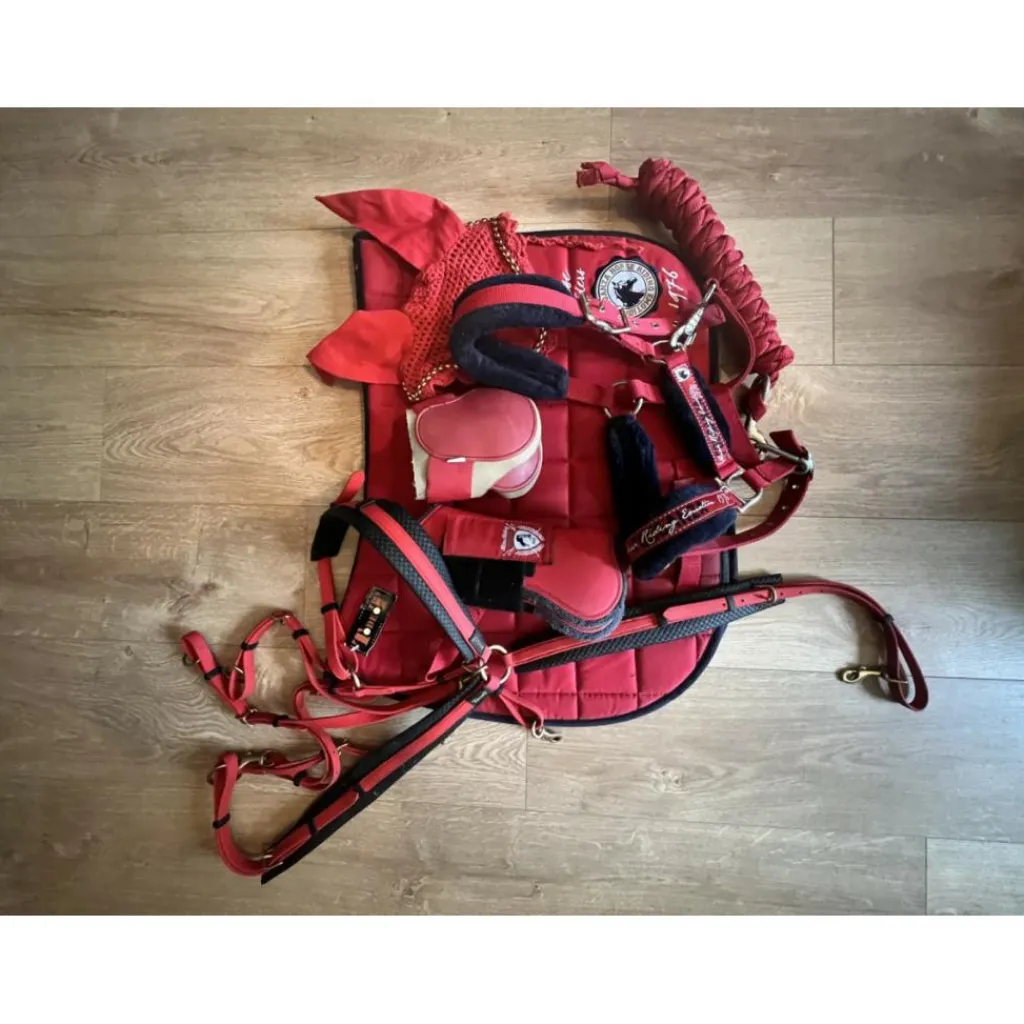 Ensemble rouge comme neuf !*T de T Sale