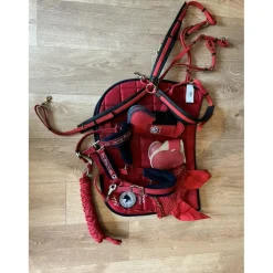Ensemble tapis + bonnet rouge comme neuf !*T de T Best