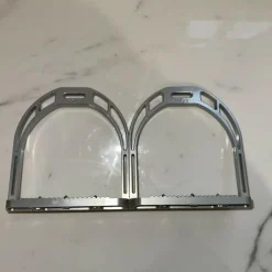 Etrier MOS en aluminium en très bon état.*MOS Equitation Hot