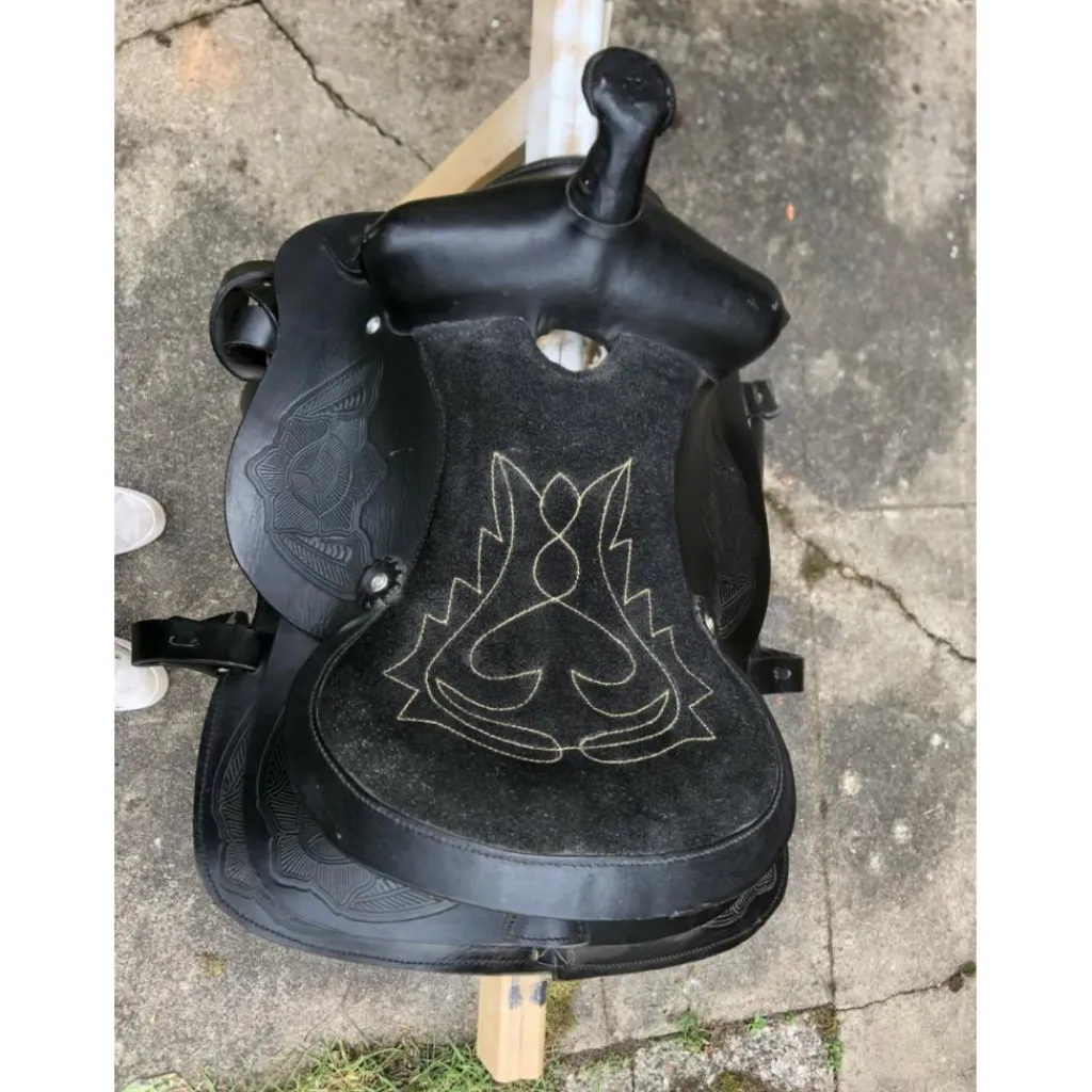 Lot de 2 selles western et randonnée*- Marque inconnue - Outlet