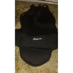 lots sac a roulette+boite de pansage +botte en cuire et sac a botte +protège dos cross +bombe et cravache et protection*Fouganza Online