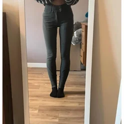 Pomme Pantalons><noscript><img width=
