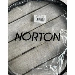 Norton Sacs><noscript><img width=