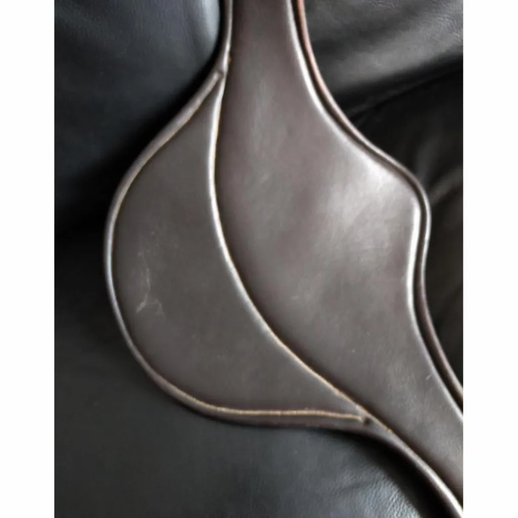 Sangle bavette en cuir*Eric Thomas Hot