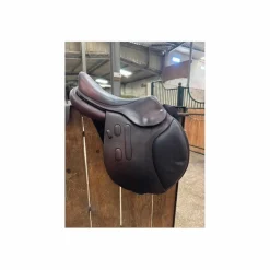 GBS Selles D'Obstacle>Selle 17 semi creuse