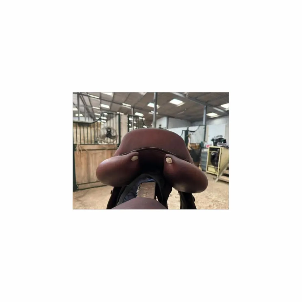 GBS Selles D'Obstacle>Selle 17 semi creuse