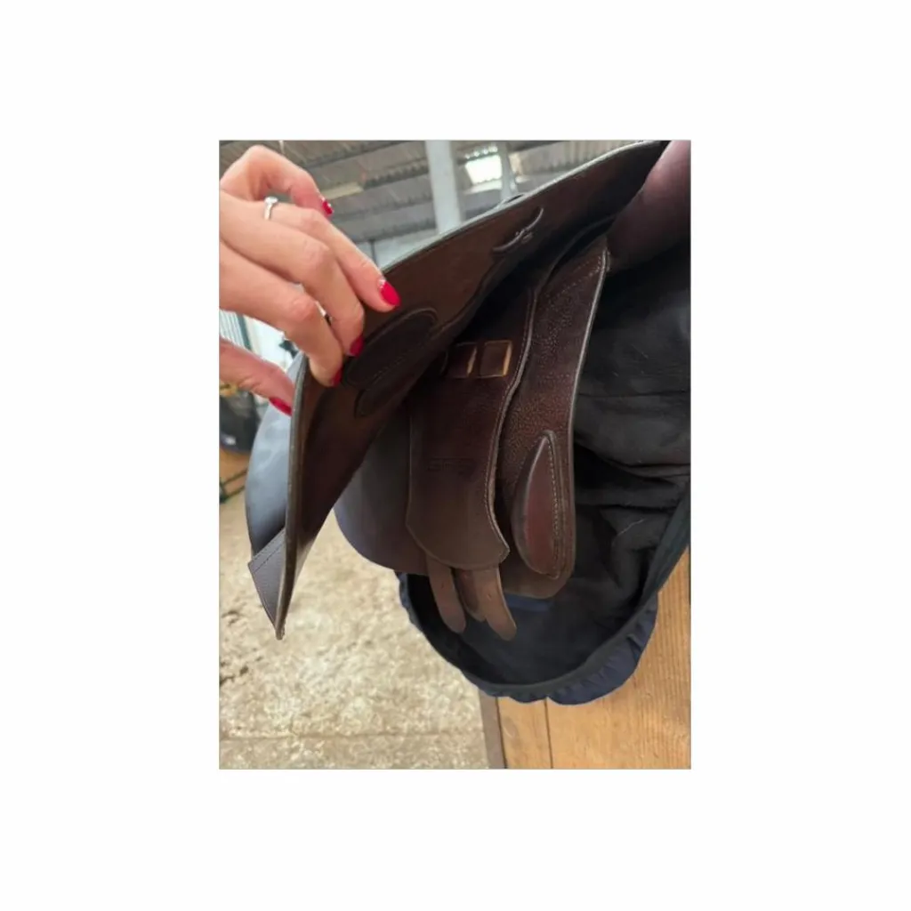 GBS Selles D'Obstacle>Selle 17 semi creuse