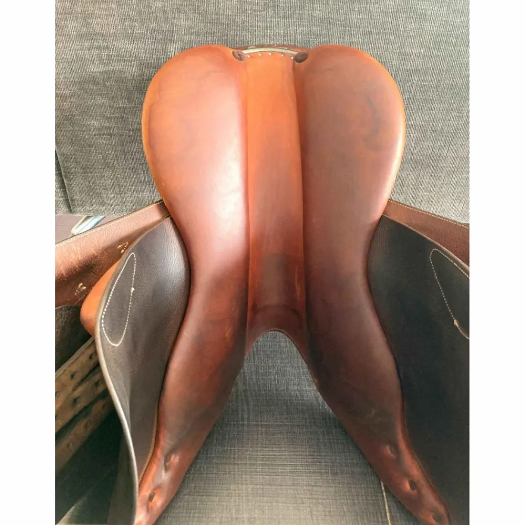 Butet Selles D'Obstacle>Selle semi-plate 17"