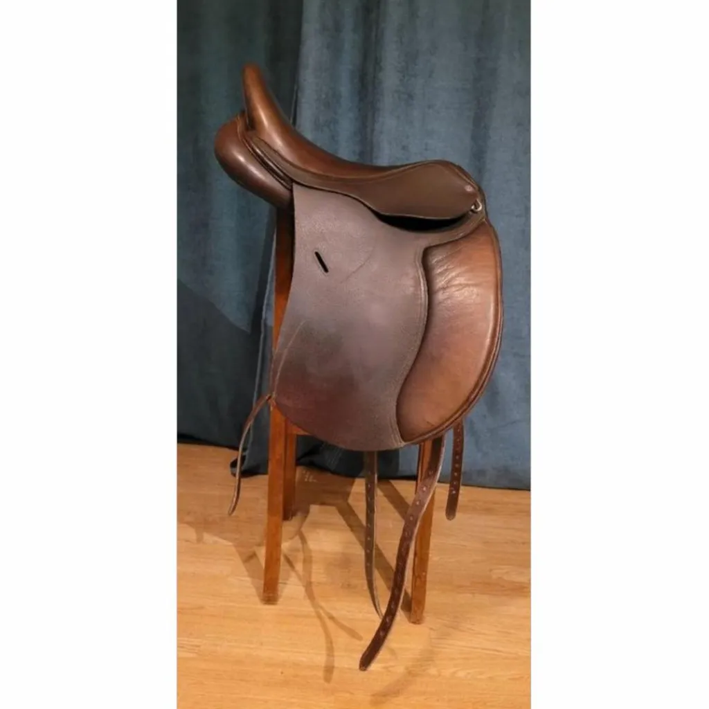 - Marque inconnue - Selles De Dressage>Selle Cavaletti dressage 17" cuir