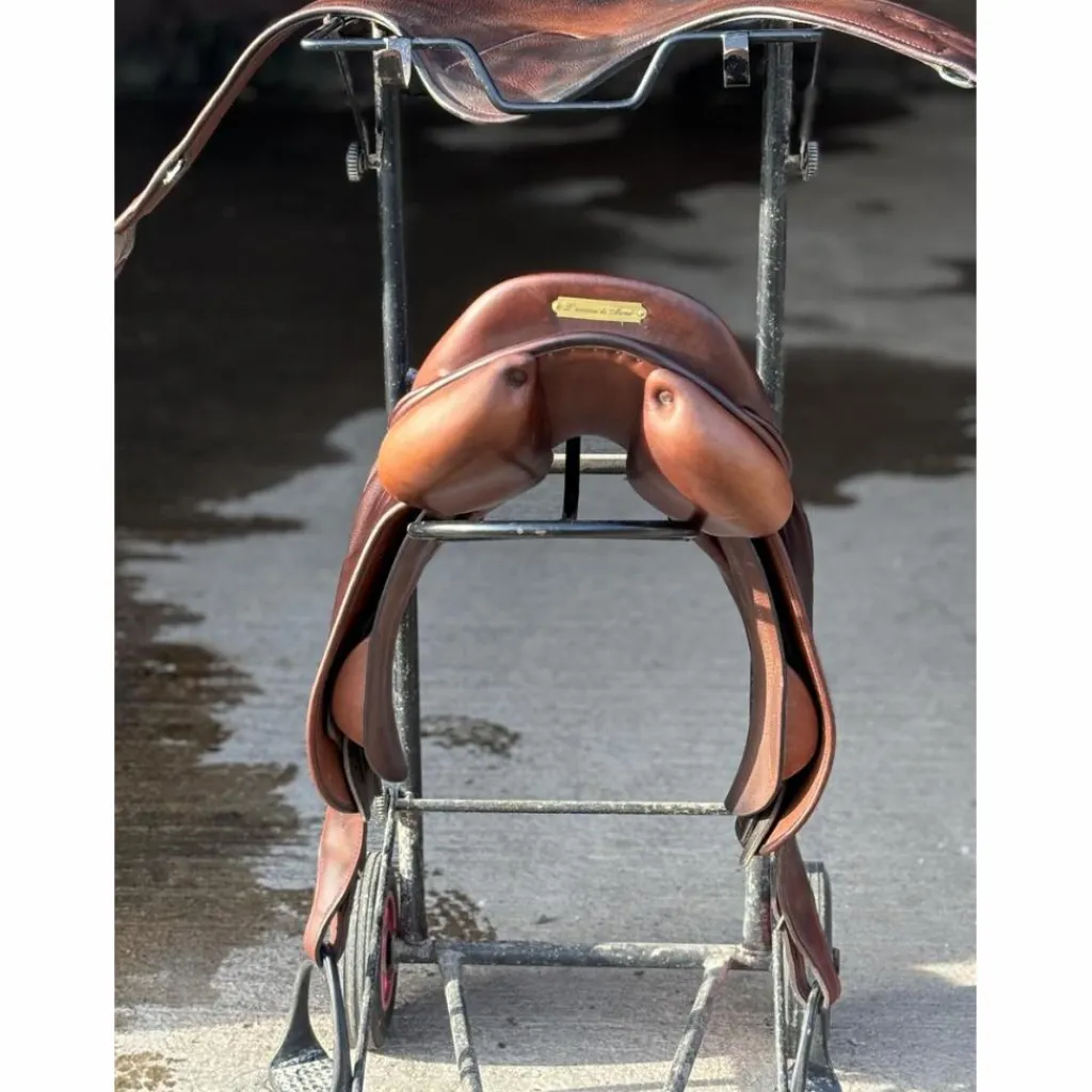 Selle 18"*Childeric Outlet
