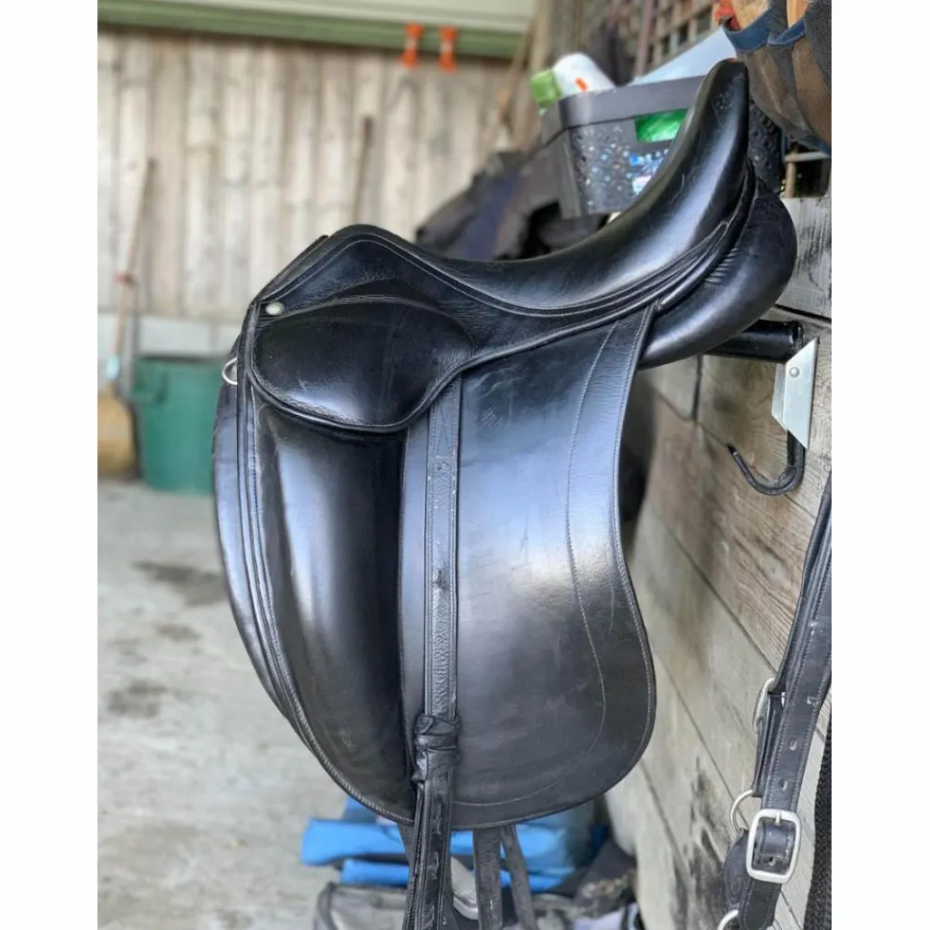 Childeric Selles De Dressage>Selle dressage 17"