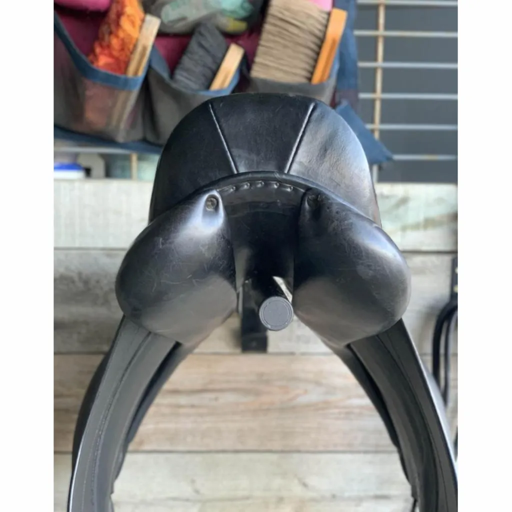 Childeric Selles De Dressage>Selle dressage 17"