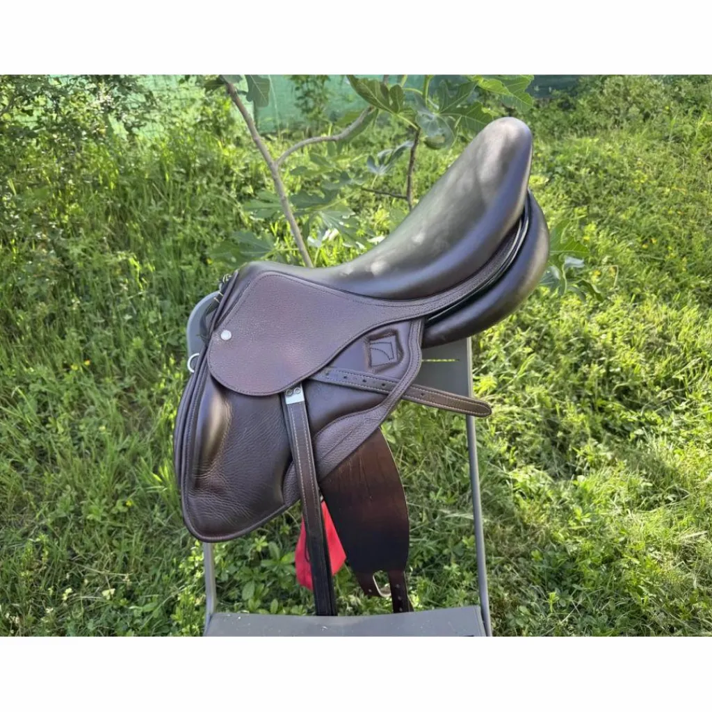 Childeric Selles D'Obstacle>Selle sans quartier 18" Havane Châtaigne
