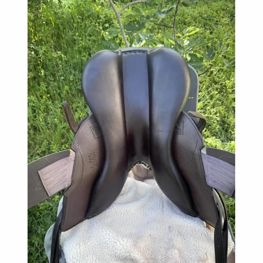 Childeric Selles D'Obstacle>Selle sans quartier 18" Havane Châtaigne