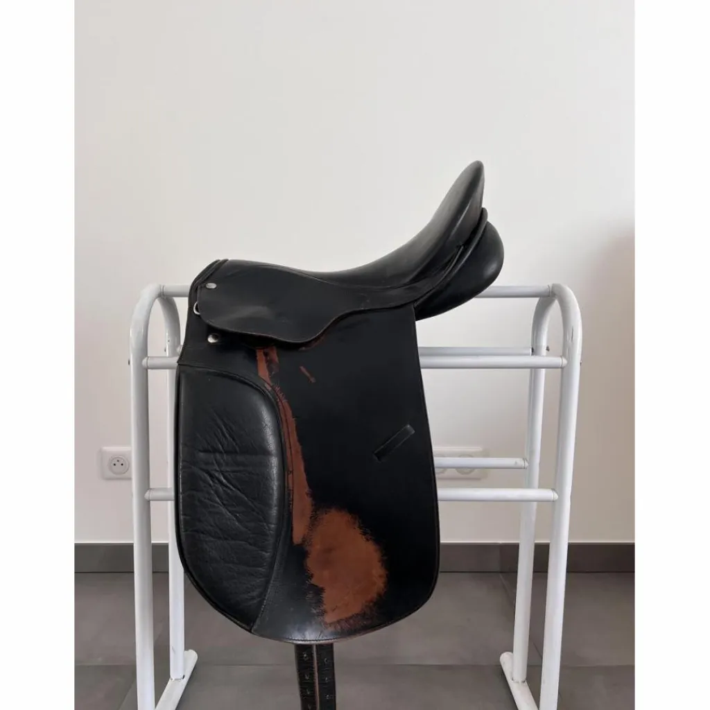 Selle de dressage*- Marque inconnue - Clearance