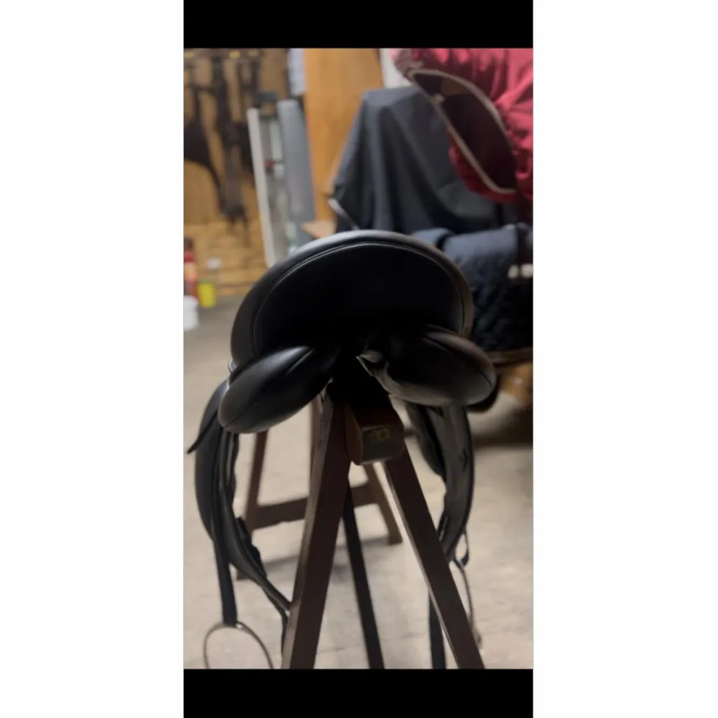 Selle de dressage*Eric Thomas Hot