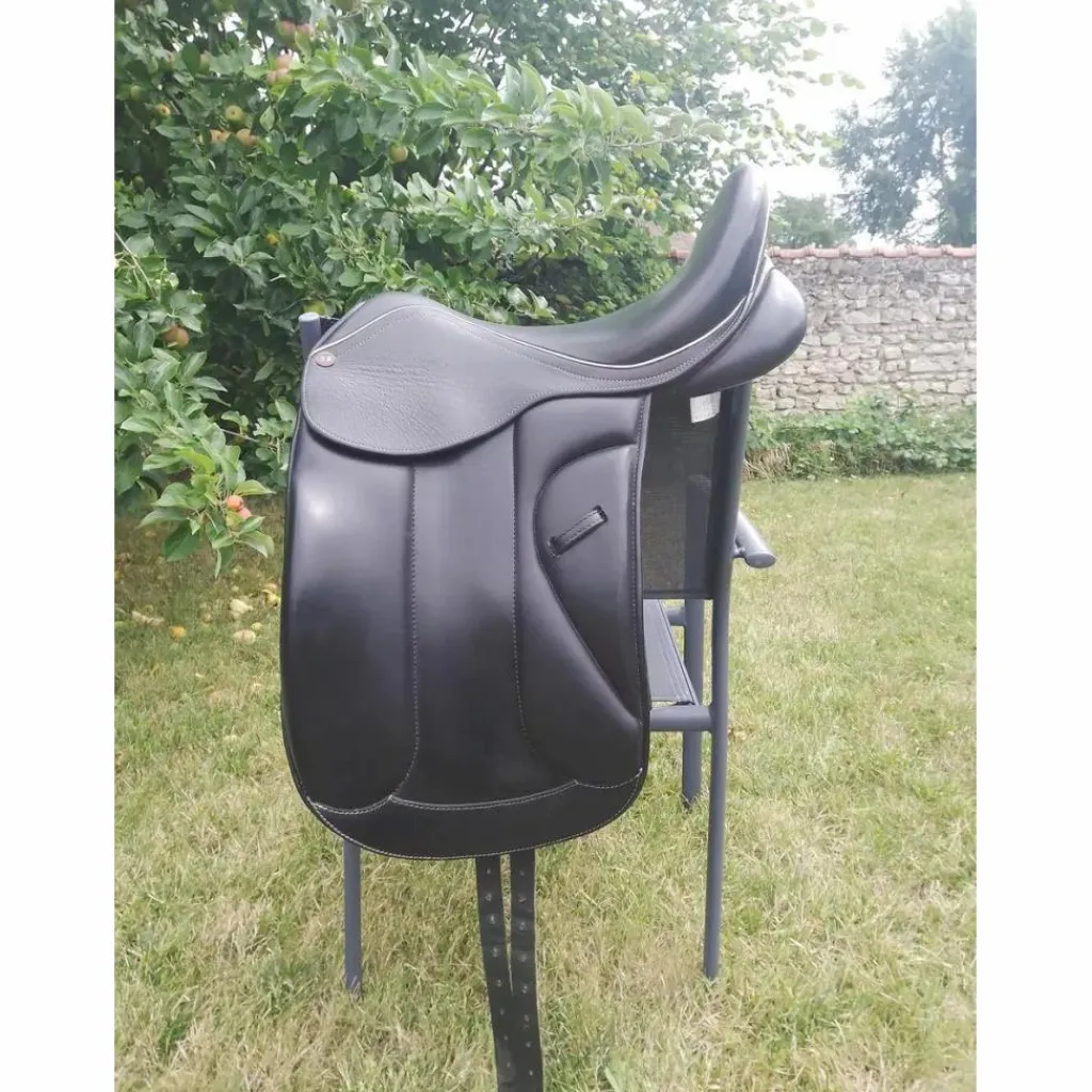 Selle de dressage 17,5*Sellerie Baude Discount