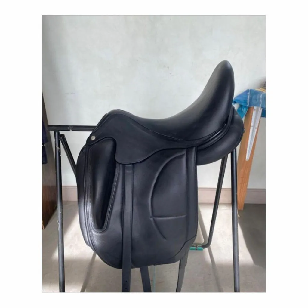 selle de dressage 17' HST 2023*Arion Outlet