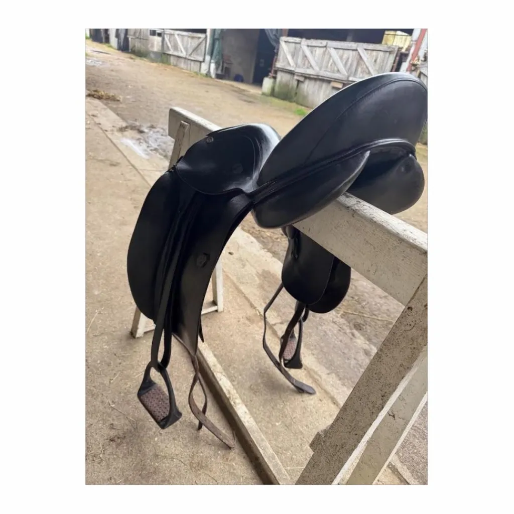 Henri de Rivel Selles De Dressage>Selle de dressage -