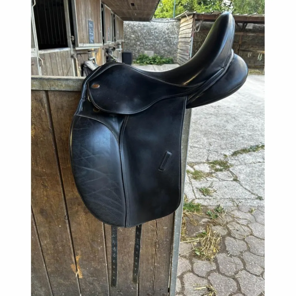 selle de dressage 17 pouces*Eric Thomas Discount