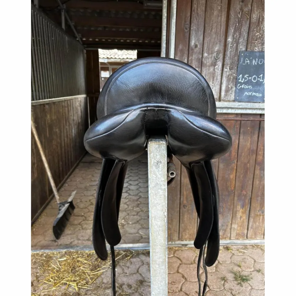 selle de dressage 17 pouces*Eric Thomas Discount