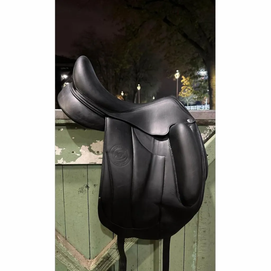 Selle de dressage Aachen*Forestier Best