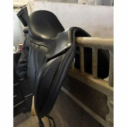 Selle de dressage*Antares Discount