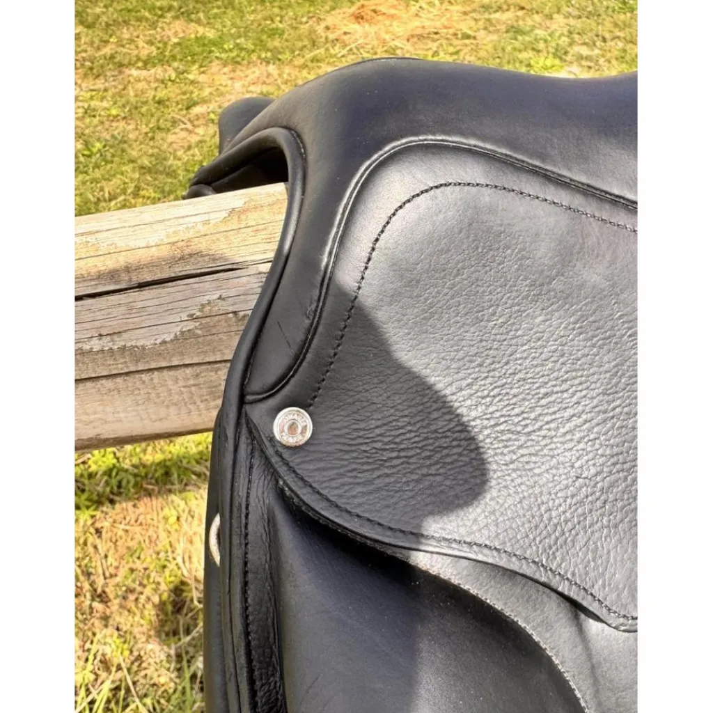 Antares Selles De Dressage>Selle de dressage Antarès Cadence – 1700 (valeur en création sur mesure)