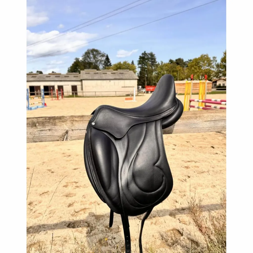 Antares Selles De Dressage>Selle de dressage Antarès Cadence – 1700 (valeur en création sur mesure)