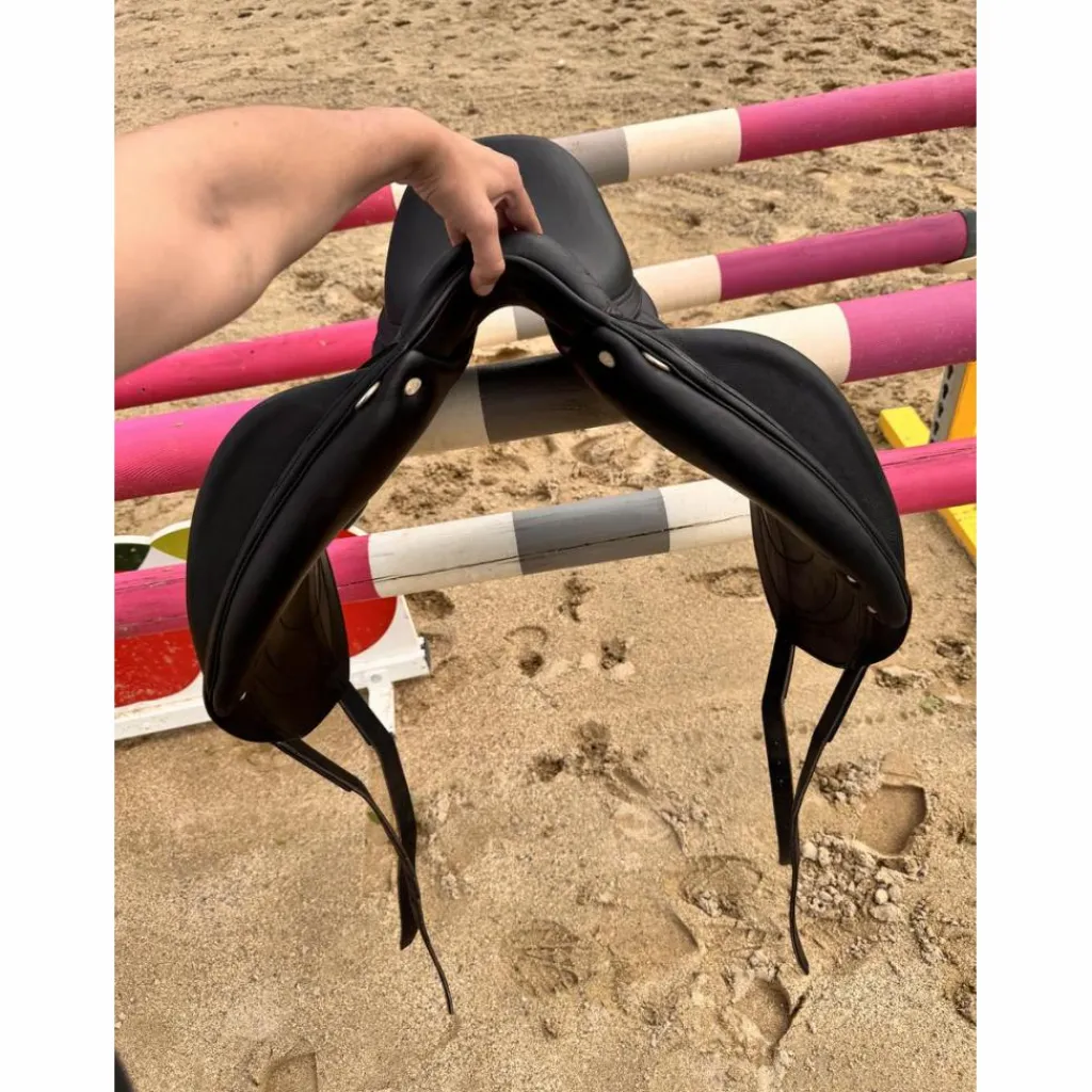 Antares Selles De Dressage>Selle de dressage Antarès Cadence – 1700 (valeur en création sur mesure)
